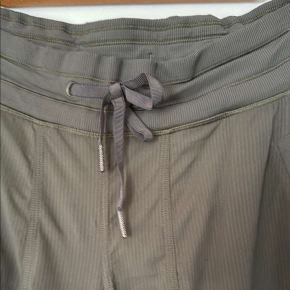 Lululemon Athletica Green Wide Leg Pants - Picture 3 of 7